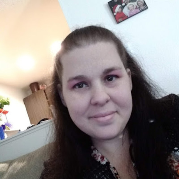 Meet your Posher, Amber - Picture 1 of 1